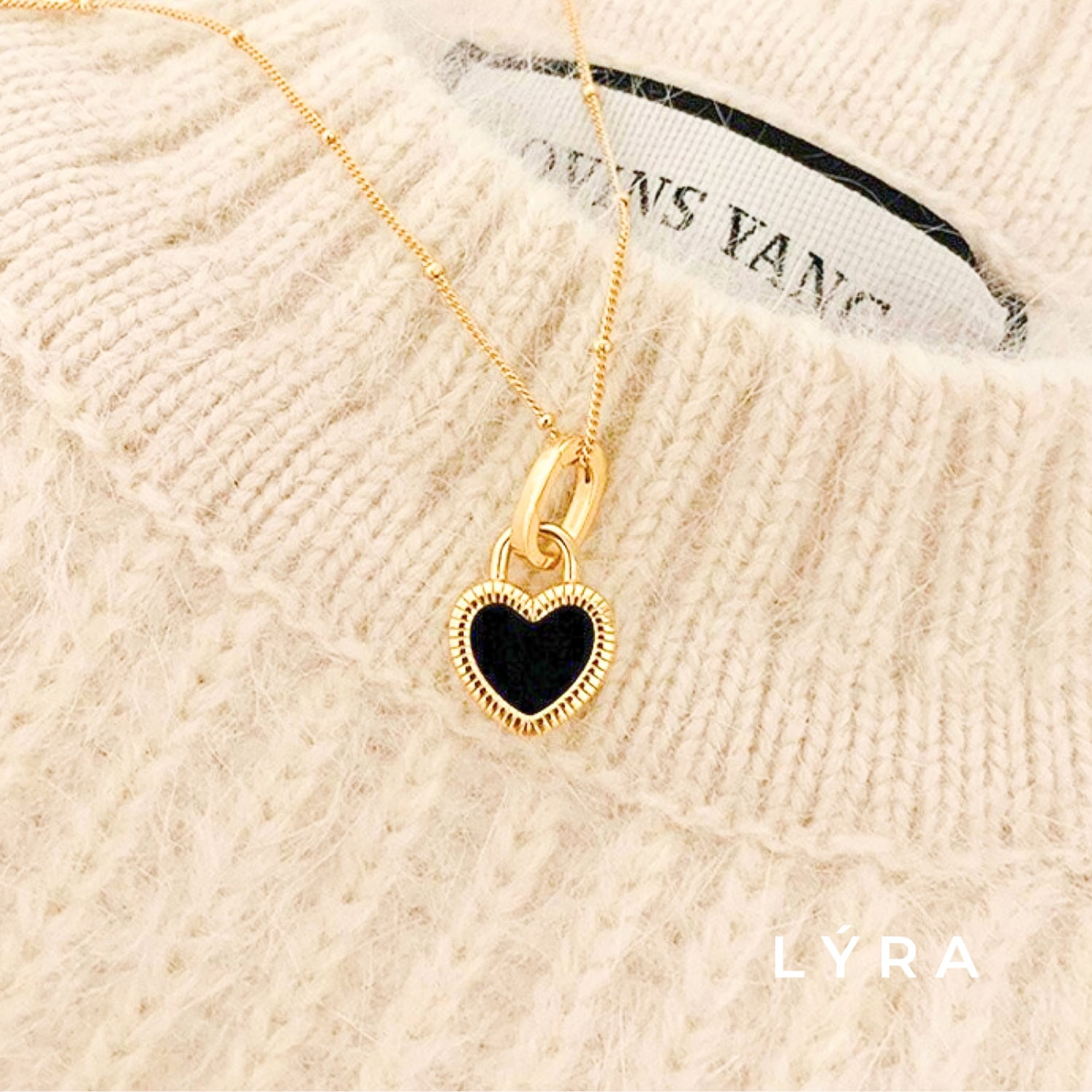 ノワールハートネックレス