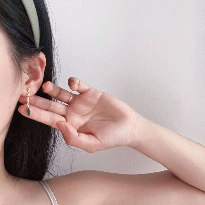 HY 244 . エメラルド ドロップ ピアス イヤーカフ 長め ジルコニア