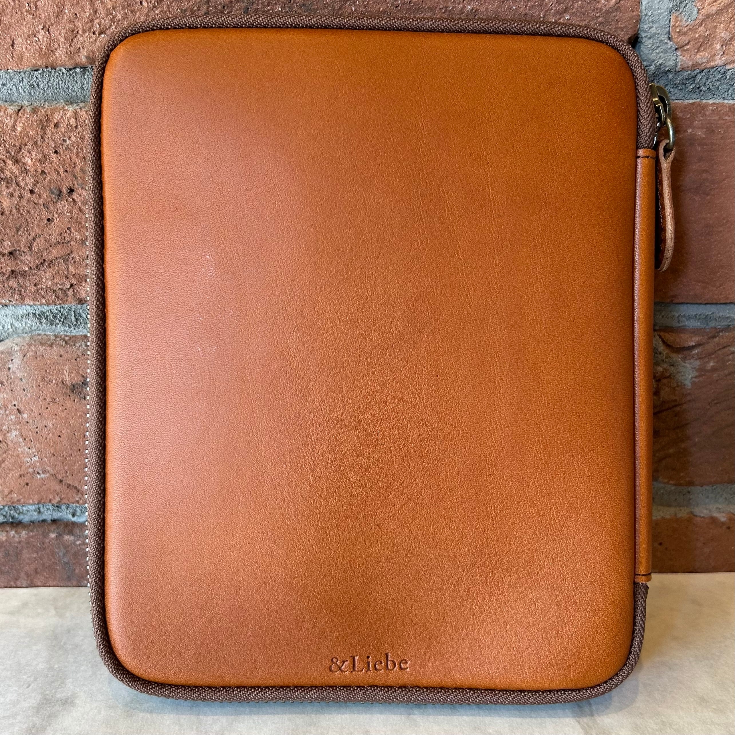 ＆Liebe「開くたび、ときめく 文具ポーチ（栃木レザー）」／5本差し