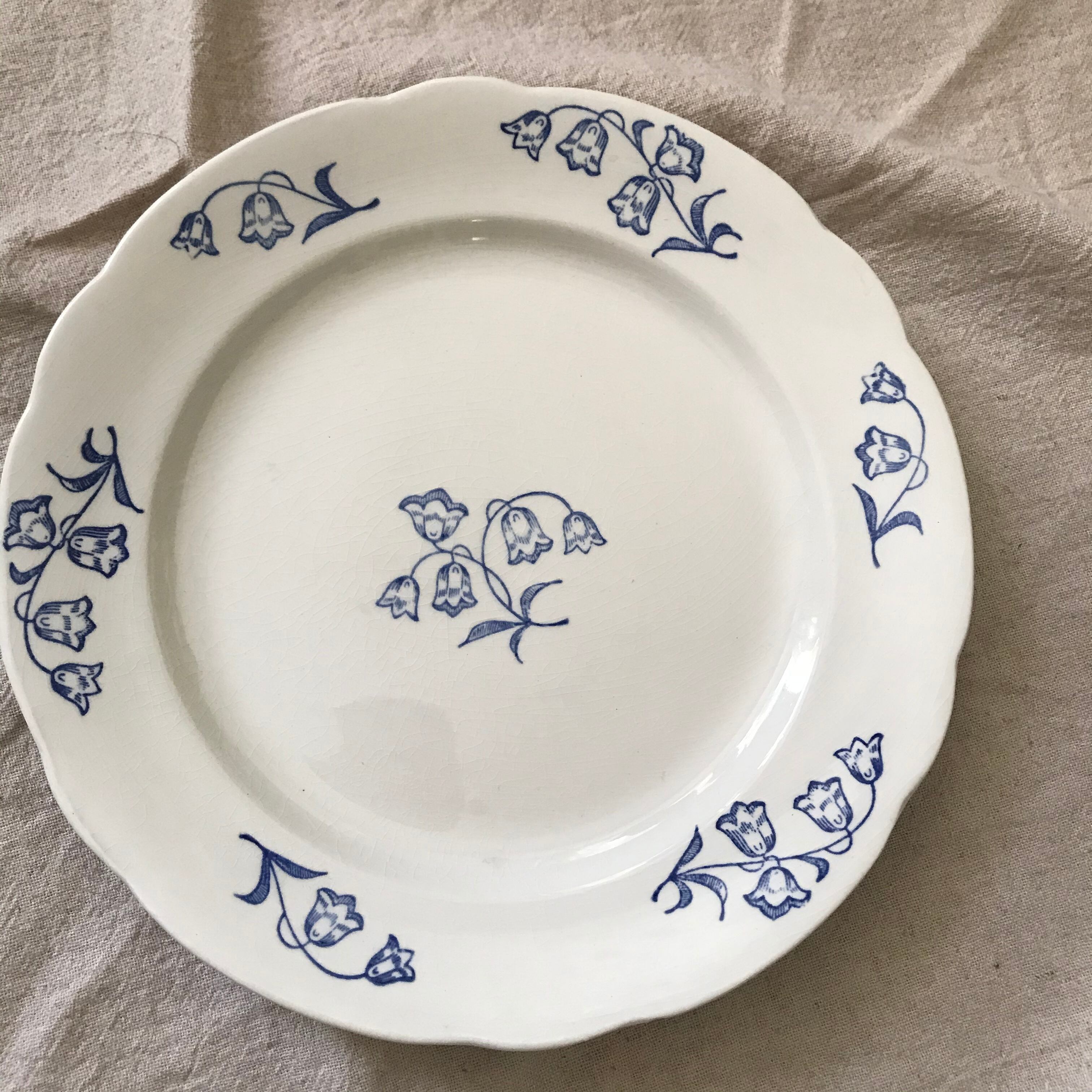 クロッカス模様のプレート