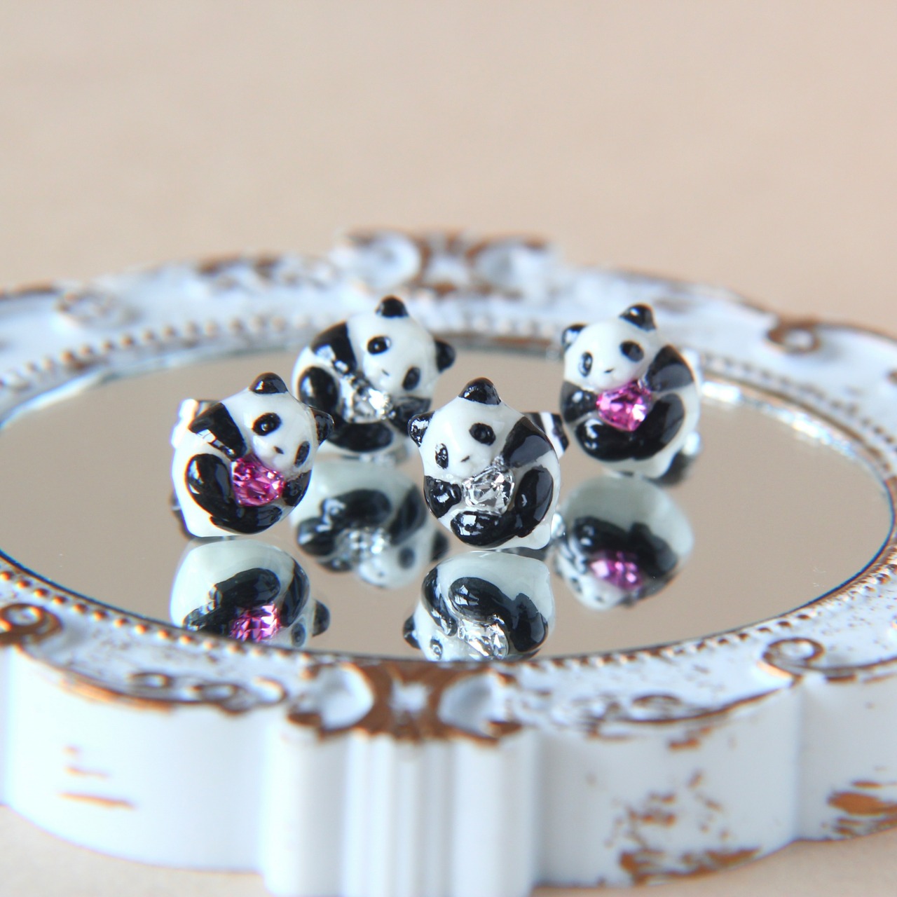 小さいパンダピアス/イヤリング