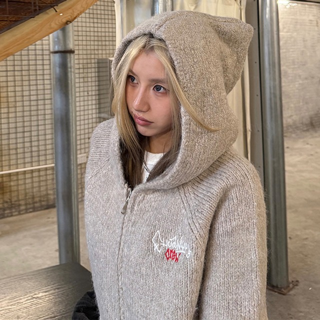 【即納】D-647　2025秋冬新作♡刺繍ロゴジップアップニットカーディガンパーカー　アプリコット