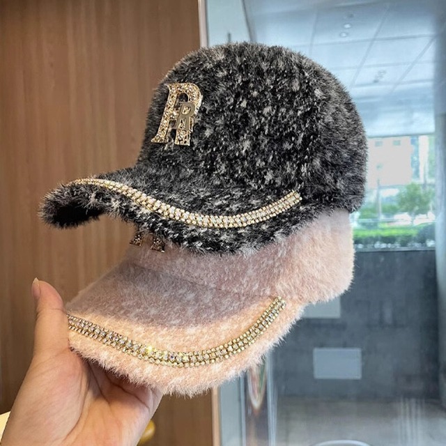 Rhinestone edge fur cap　M890