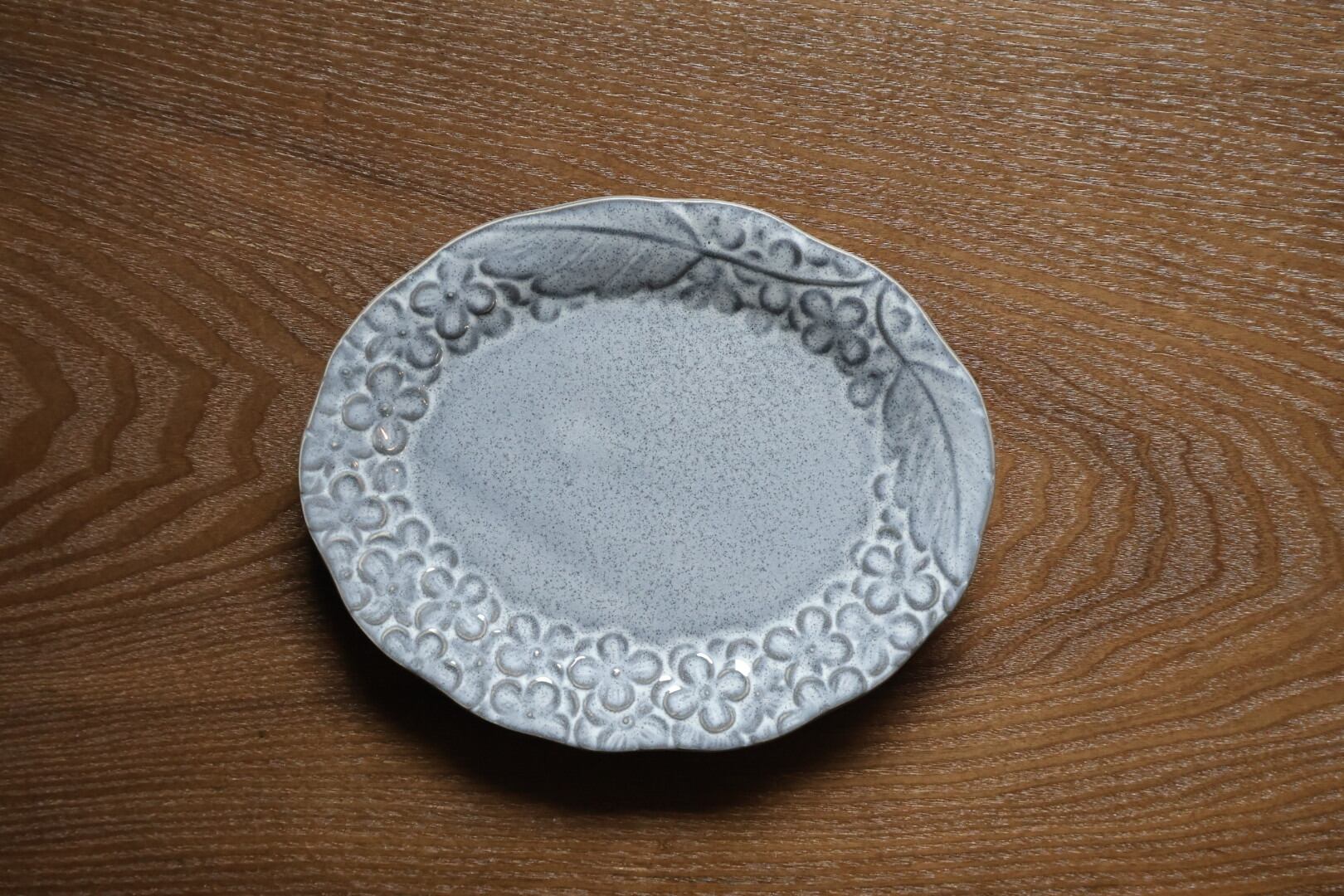 美濃焼 リアン プレートS グレー | うつわ通販 土岐陶器店 / ONLINE SHOP