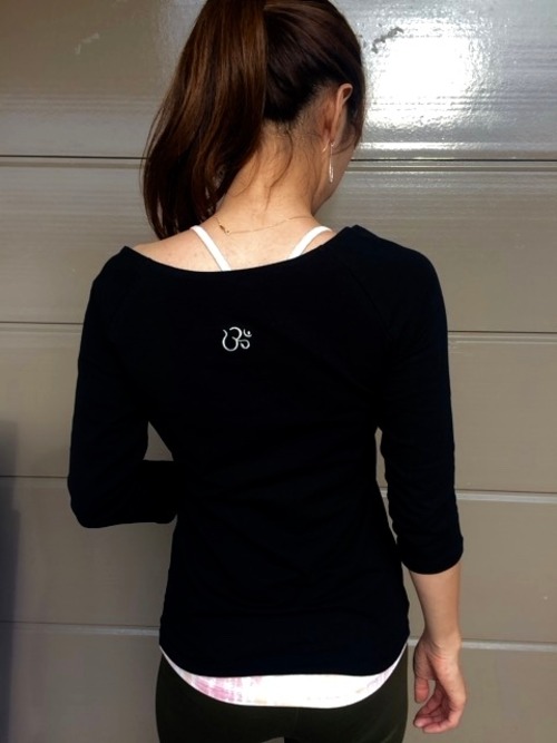 シンプルバックロゴ7分袖Tシャツ（BLACK）