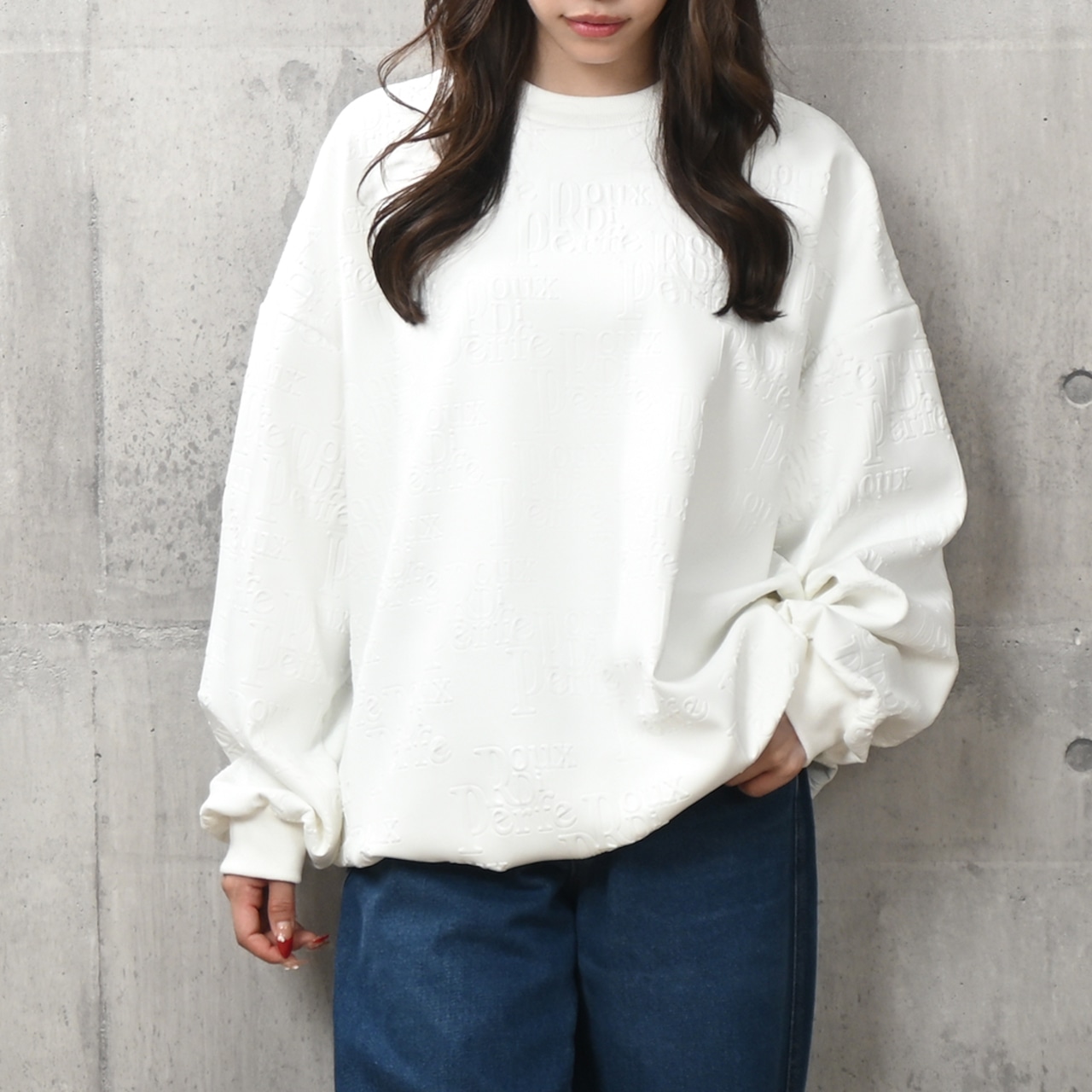 エンボスロゴトレーナー