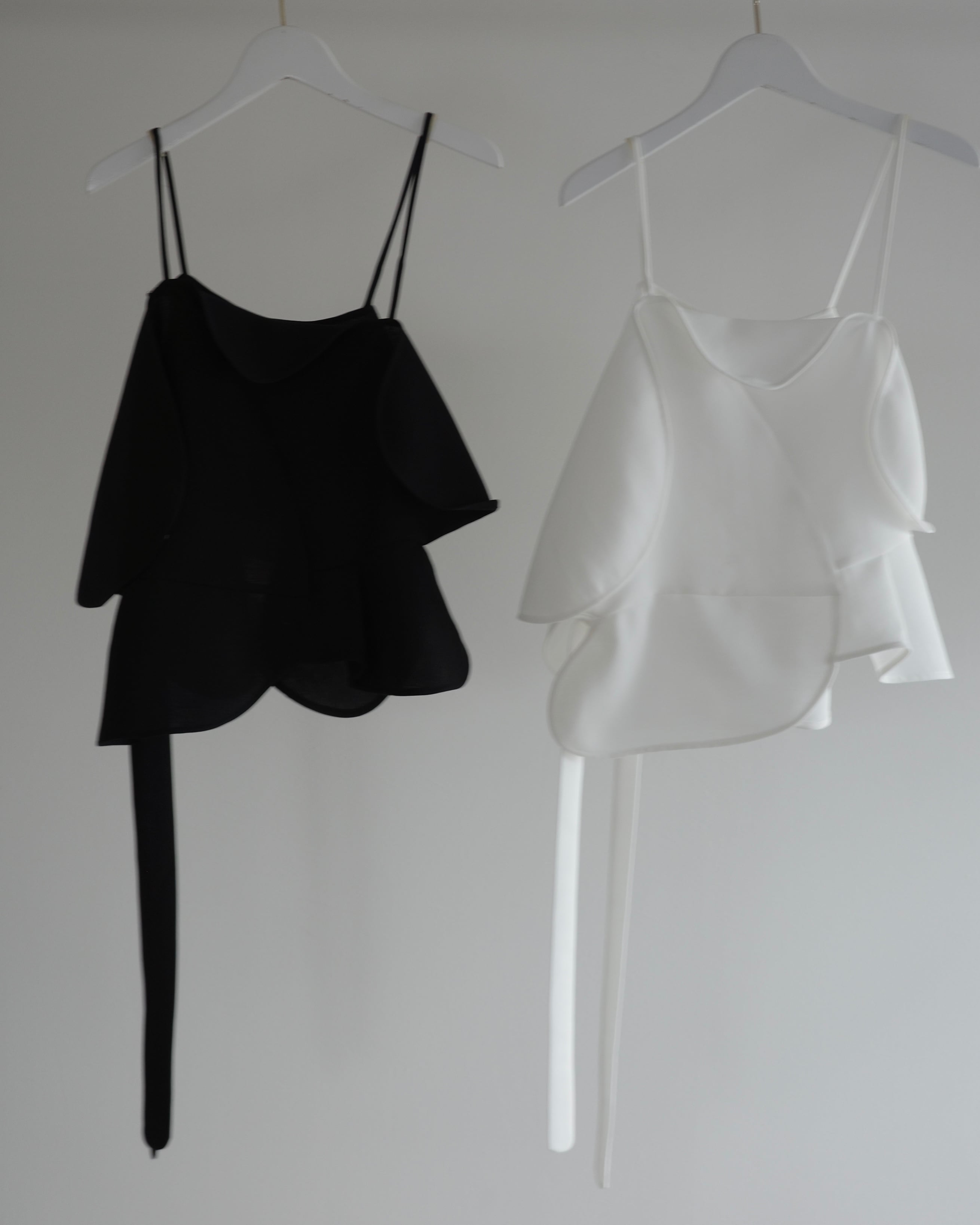ENFOLD / ALIEN CAMISOLE VEST -BLK- | LA VILLA ROUGE