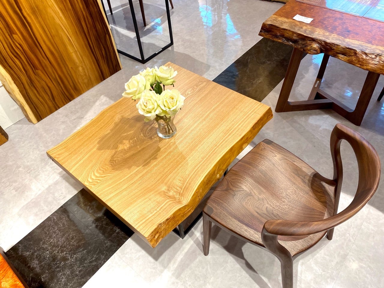 OUTLET・玉杢】タモ_915×700-740×60_新宿店_テーブル天板/一枚板 1136