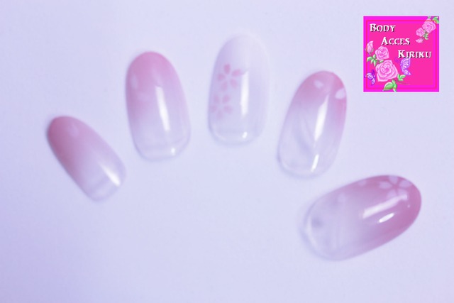 オーダーメイド　春を彩る桜ネイル