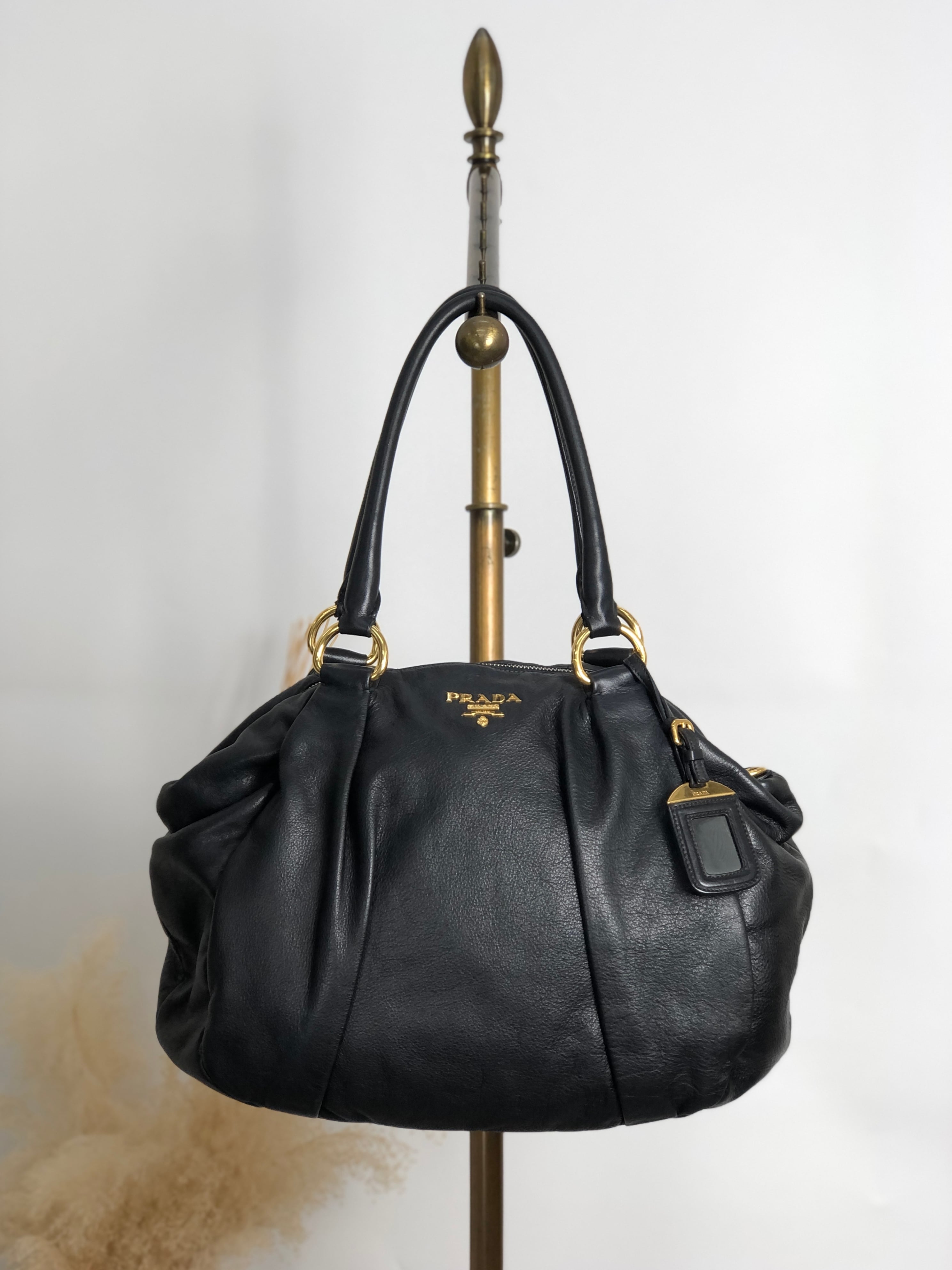 PRADA プラダ トートバッグ ブラック ロゴ レザー ラウンド vintage ヴィンテージ オールド b3cs48