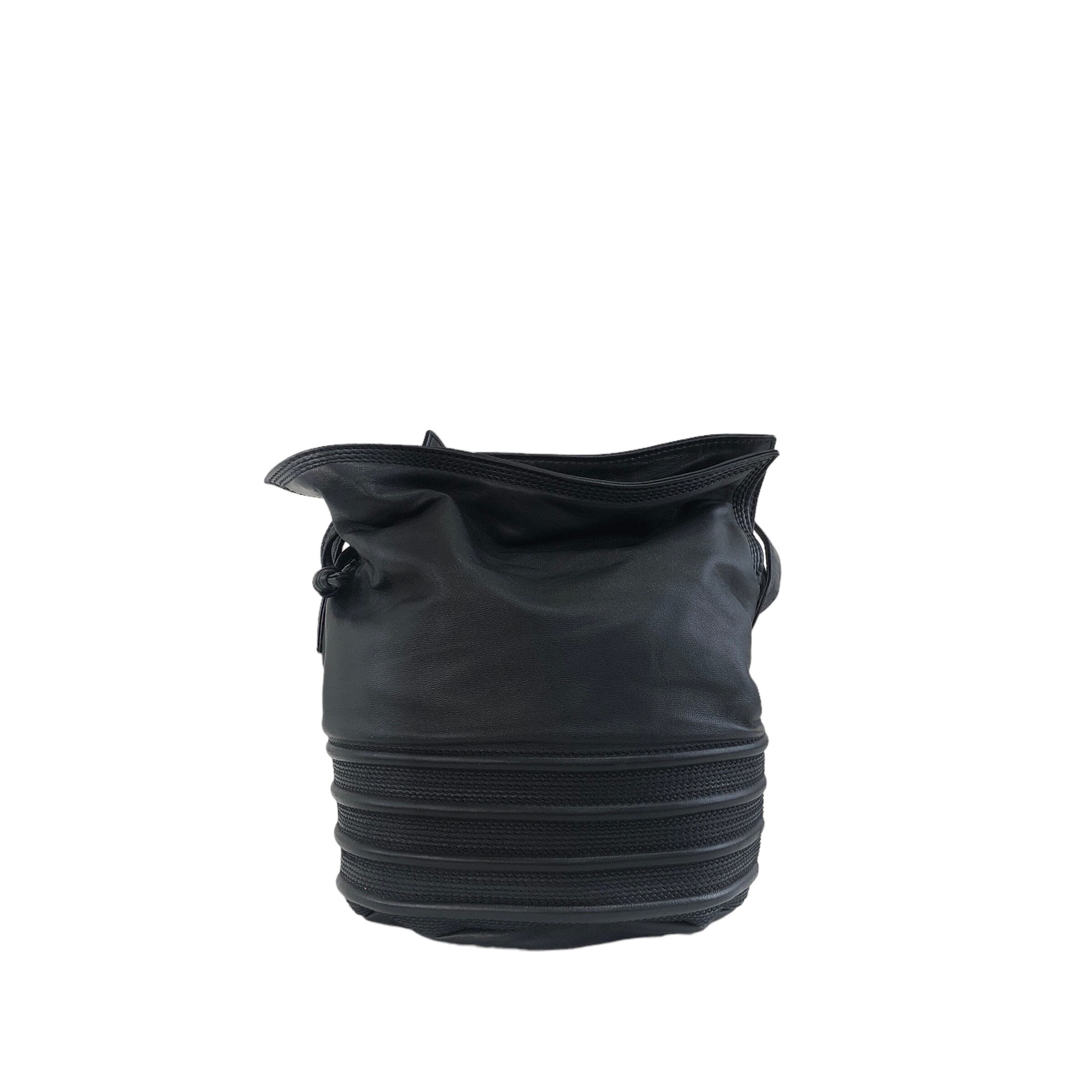 LOEWE ロエベ アナグラム ナッパレザー 巾着 ドローストリング