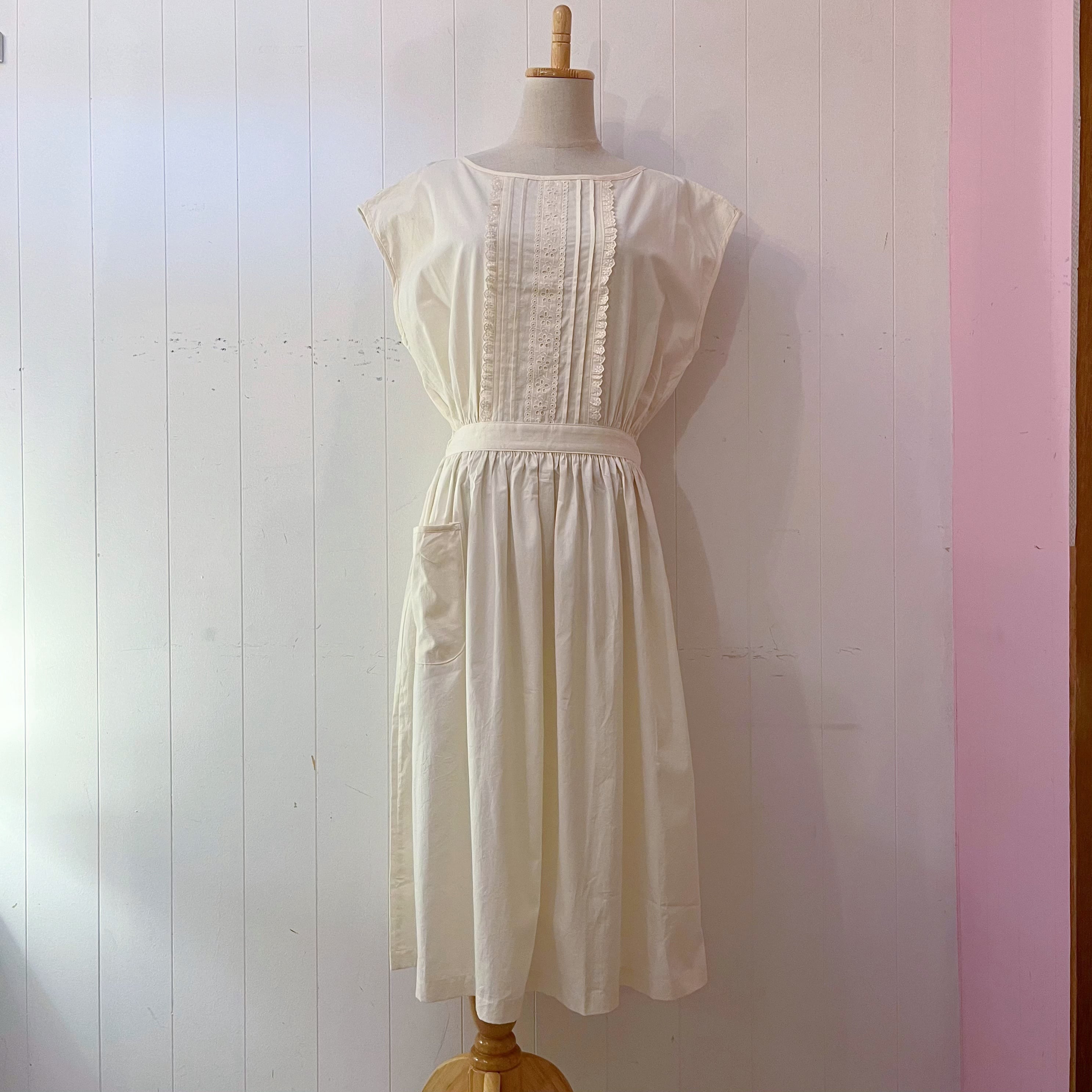 cotton lace back button one-piece