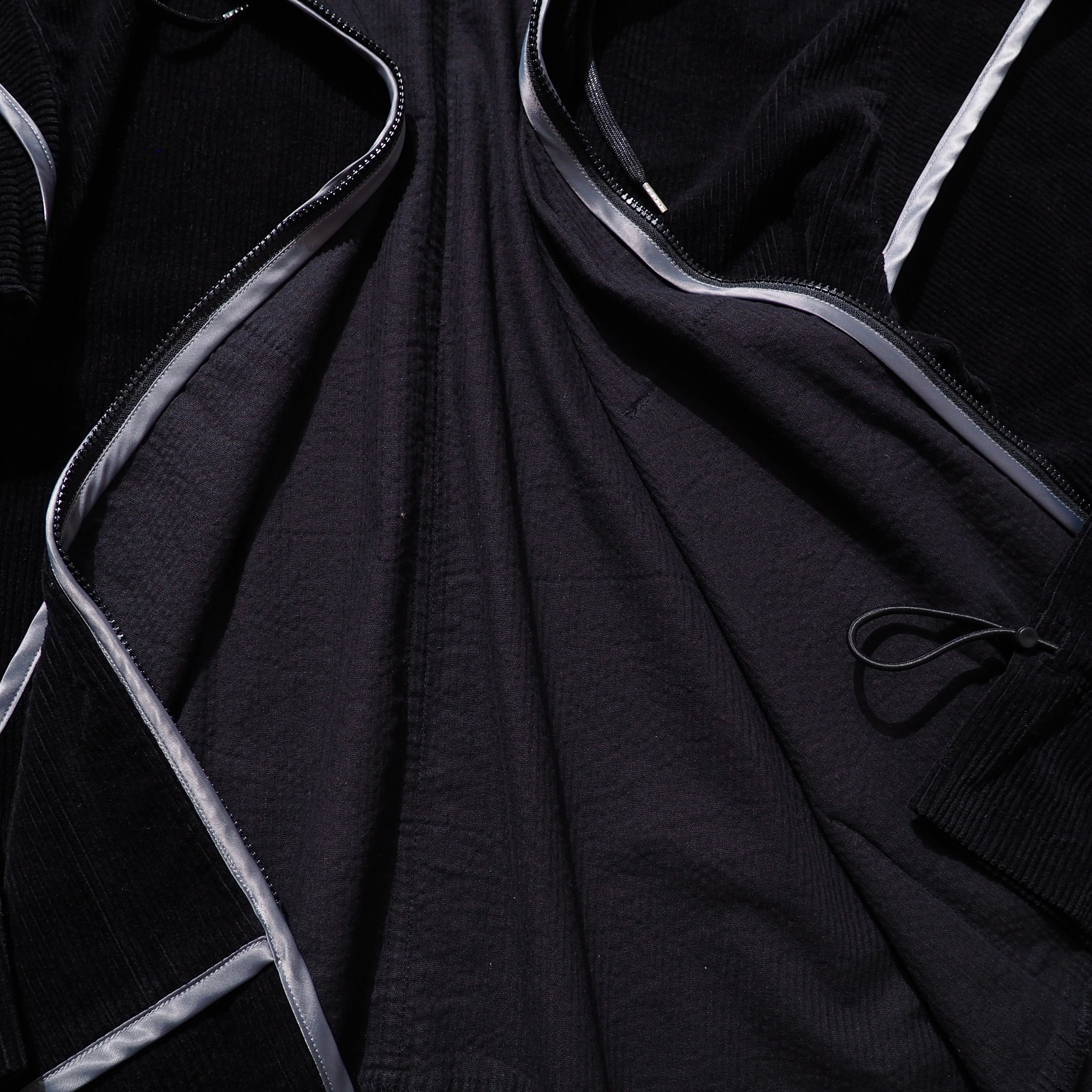 " PRDX " Black Corduroy × Piping Line Embbossed Hoodie coat