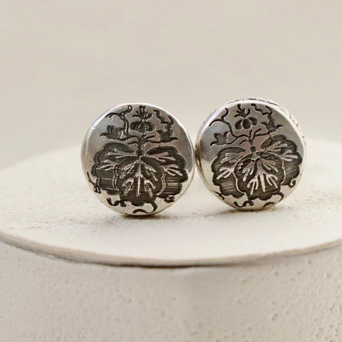 五三の桐の家紋風・カフリンクス | Onc311 Jewelry Design（オンセ