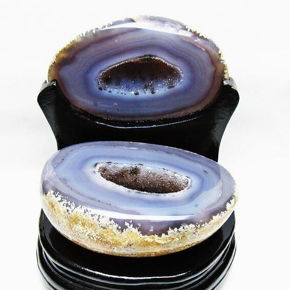 2.3Kg トレジャーメノウ アゲート 台座付属 原石 置物 一点物 175-1429