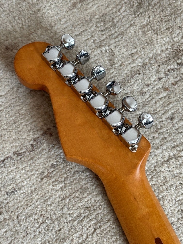 美品　国産フジゲン製　squierストラトキャスター　sst-33 silver Squier by Fender SST-33 フジゲン製（中古）【楽器検索デジマート】