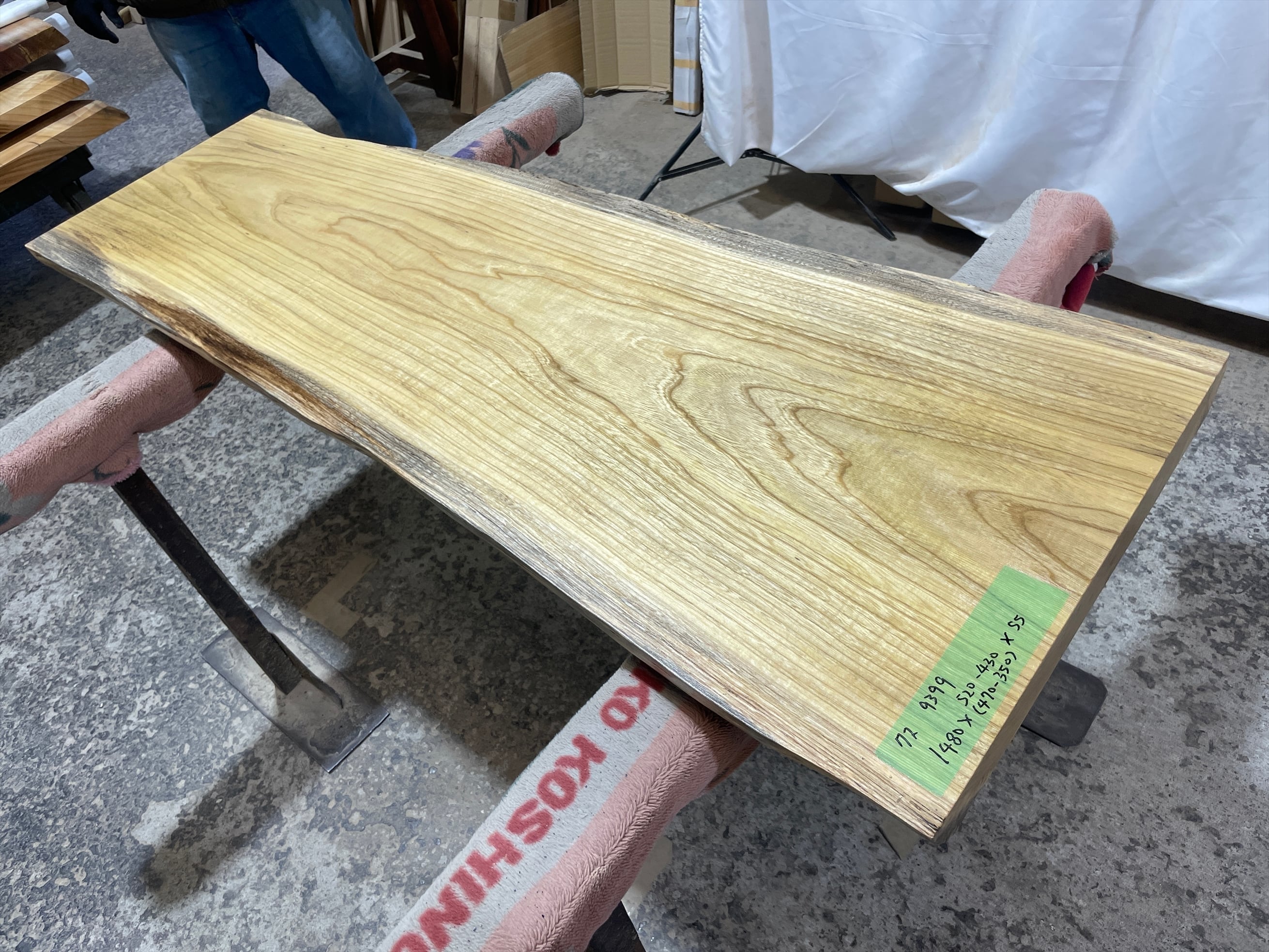 ローテーブル | 銘木無垢材一枚板の来宝綜合銘木工業株式会社