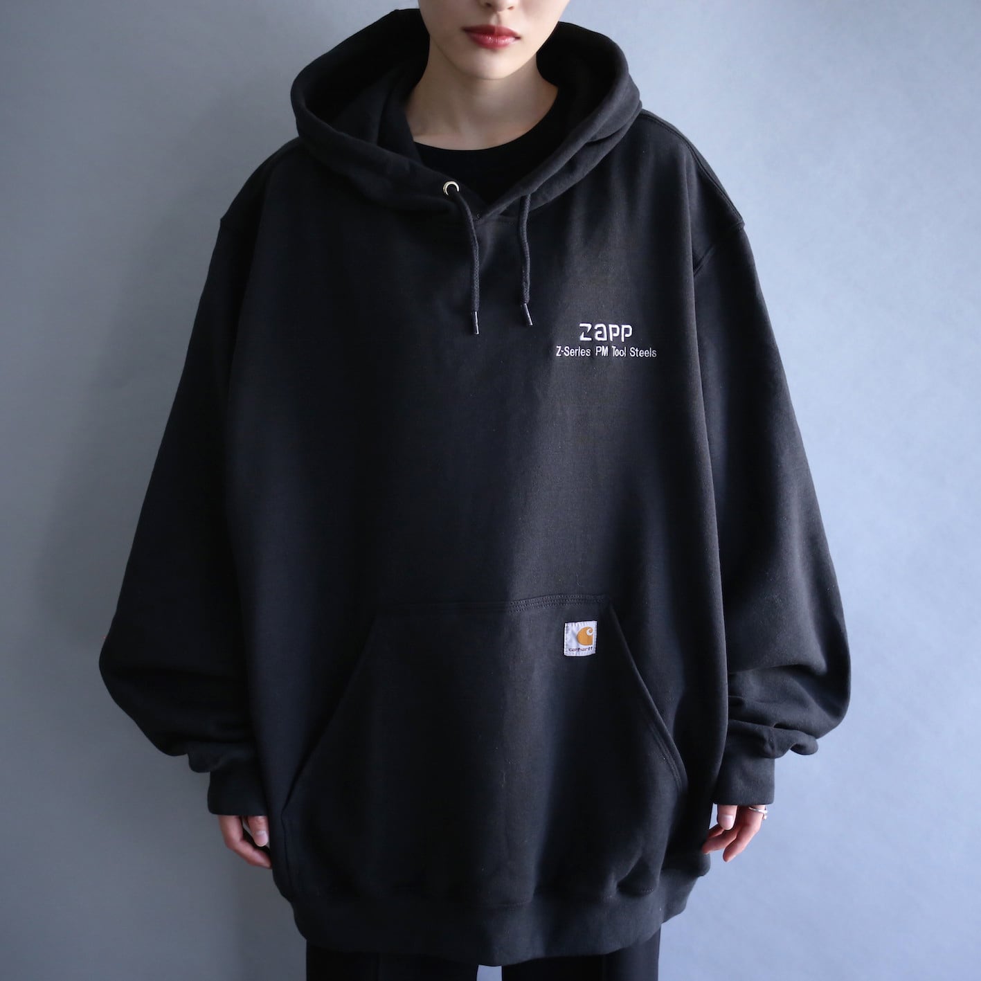 "Carhartt" one point embroidery over size black sweat parka