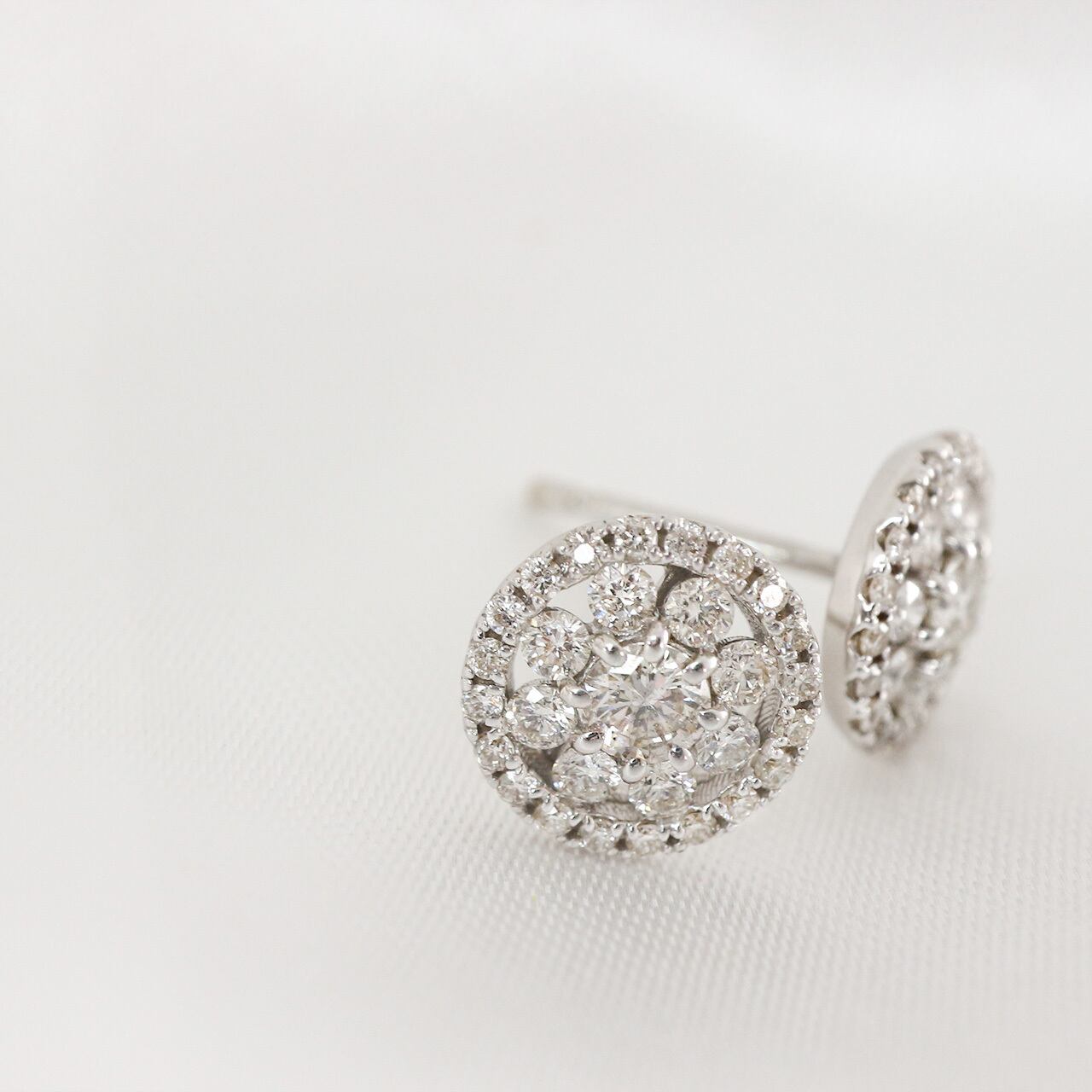 レースのようなSWEETピアス [ no.p02057k diamond pierced earring k18 