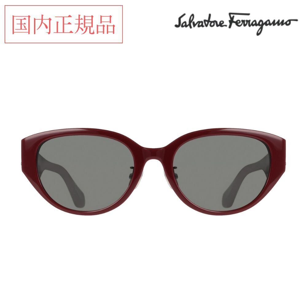 FERRAGAMO バーガンディ キャットアイサングラス 視線を惹きつける、運命のキャットアイ。サステナブル素材で描く洗練の