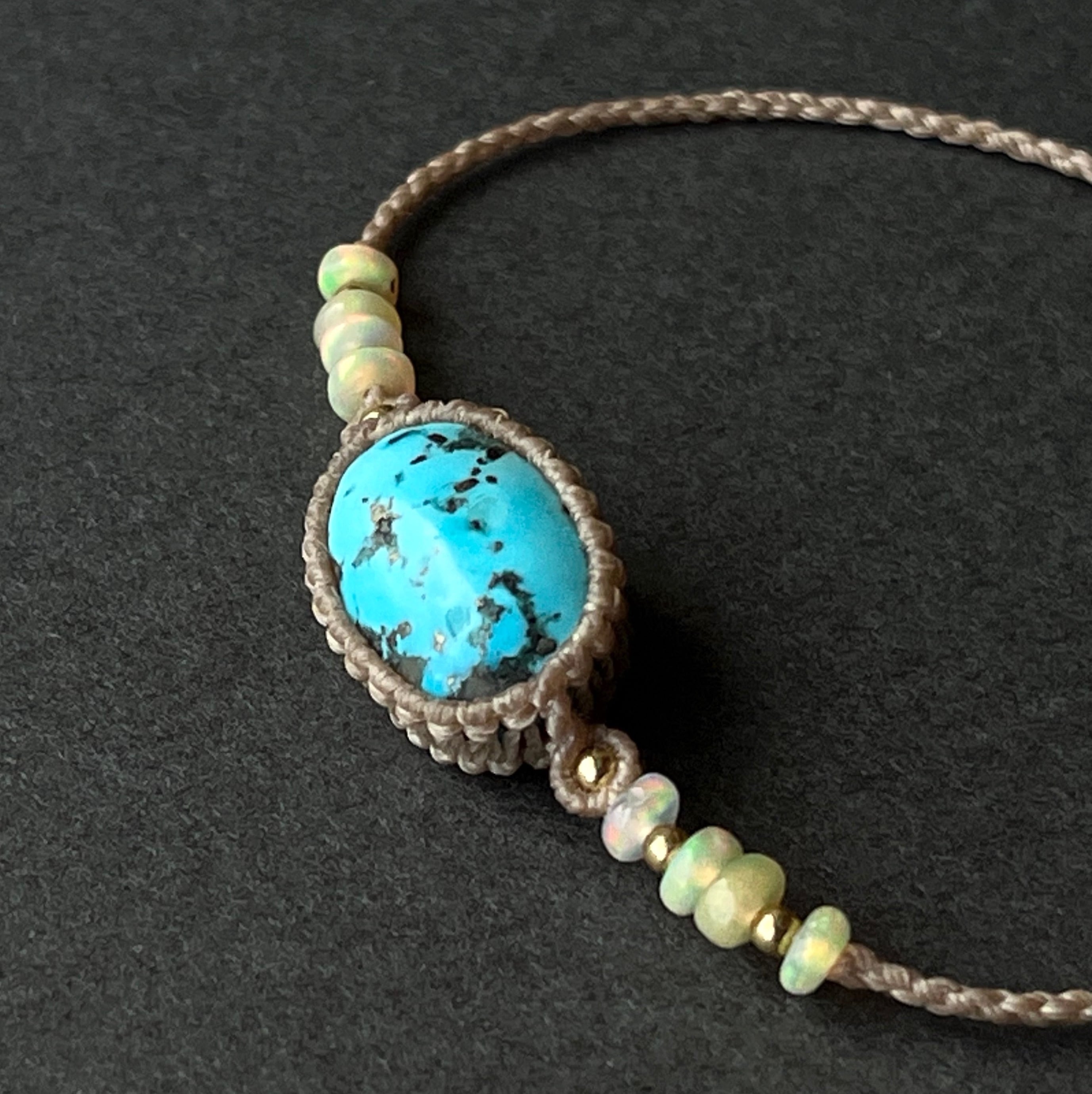 ターコイズのマクラメ編み 天然石ブレスレット ターコイズのマクラメ編み 天然石ブレスレット | SHANTi WALA