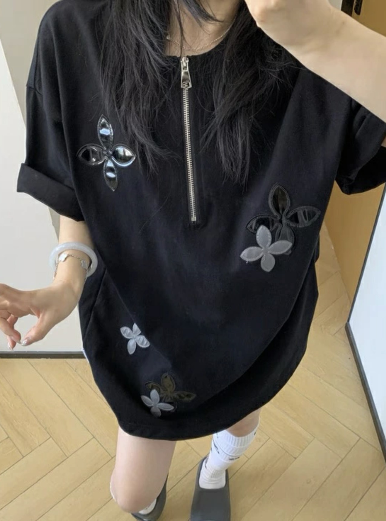 OISIS023 レザーパッチ刺繍ジッパーTシャツ