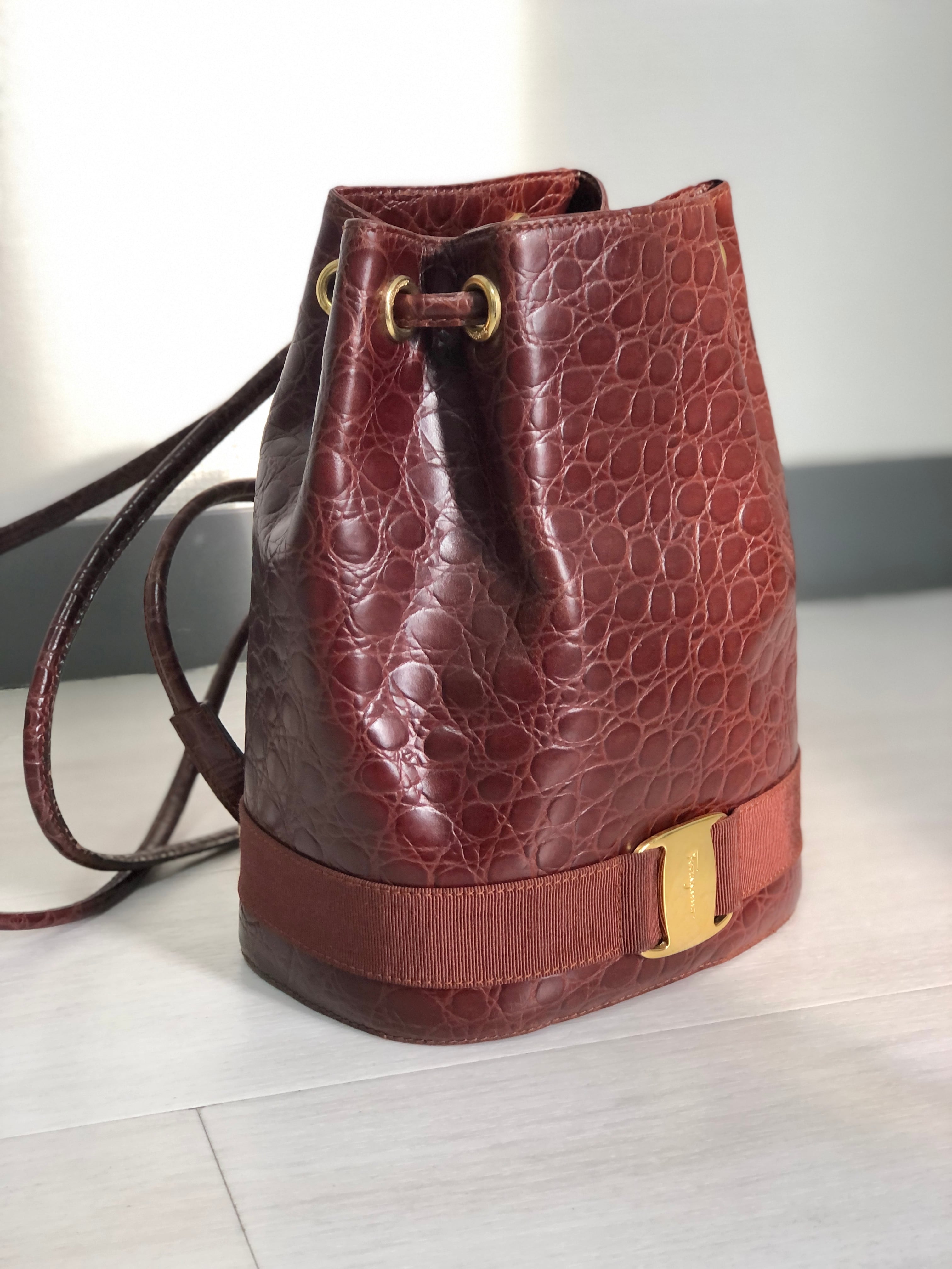 Salvatore Ferragamo フェラガモ ヴァラ クロコ型押し レザー バッグパック リュック ブラウンvintage ヴィンテージ  オールド 76zhn3 | VintageShop solo powered by BASE