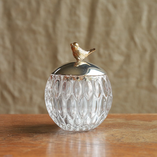 鳥が輝く、ぽってりしたガラスの小物入れ