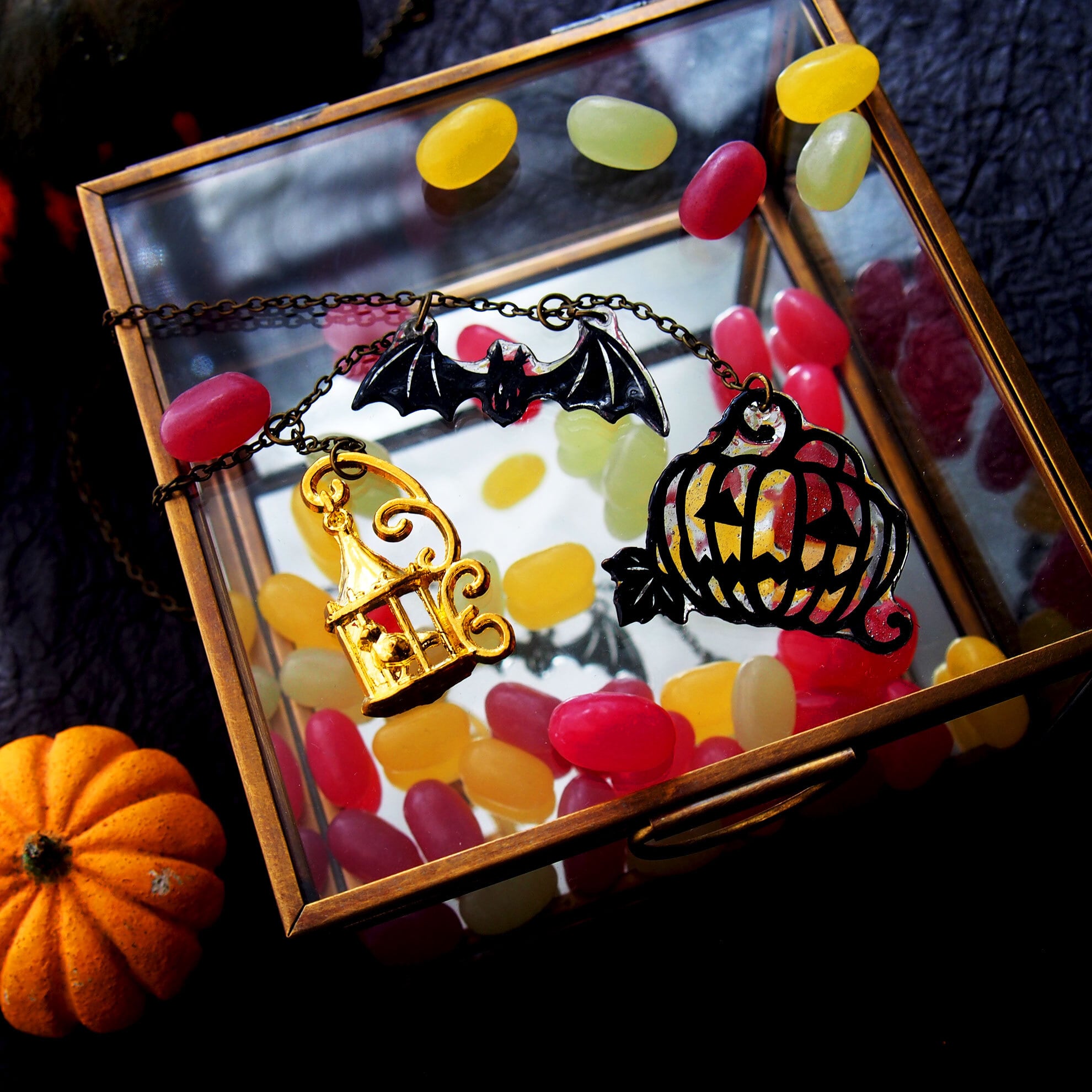 ハロウィン限定【切絵アクセサリー】ネックレス「ランタンと蝙蝠