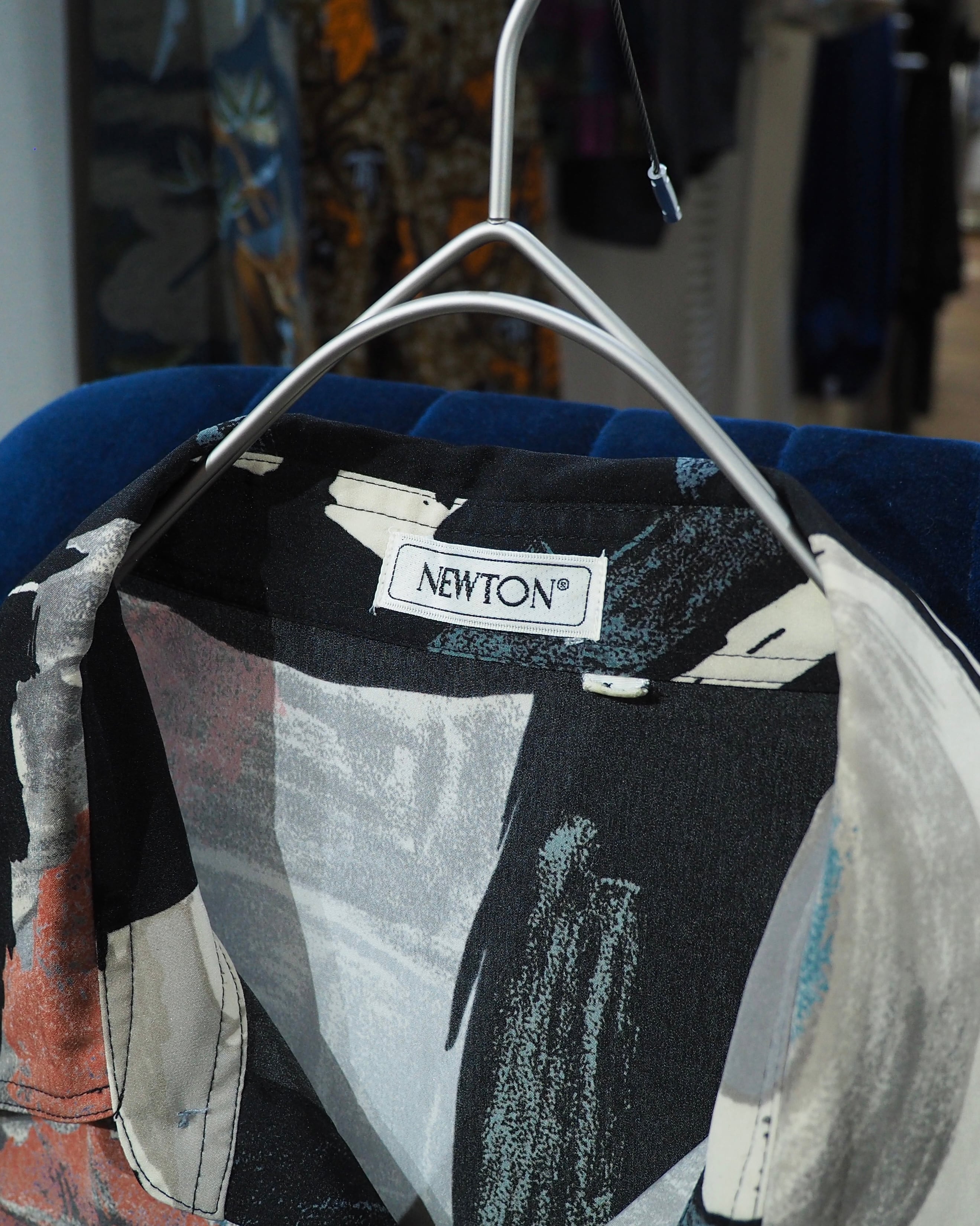 1990s Beautiful abstract Art painting vintage Drape loose shirt