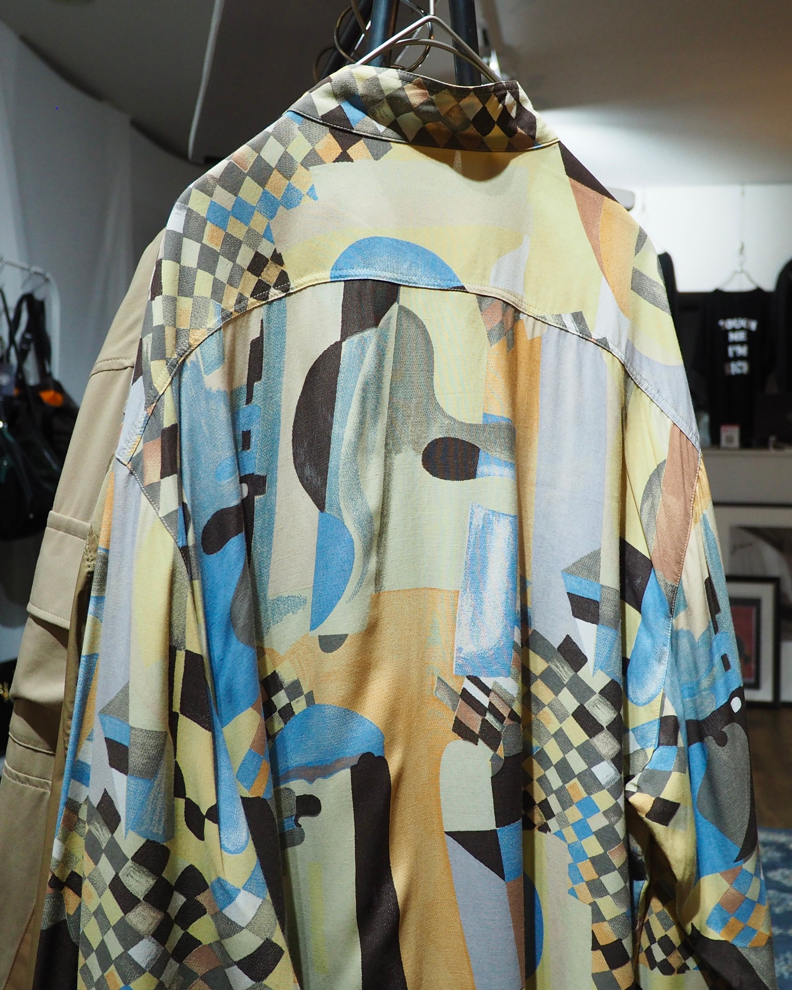 1980 - 90s Beautiful Abstract Art Painting vintage Drape No Collar Shirt