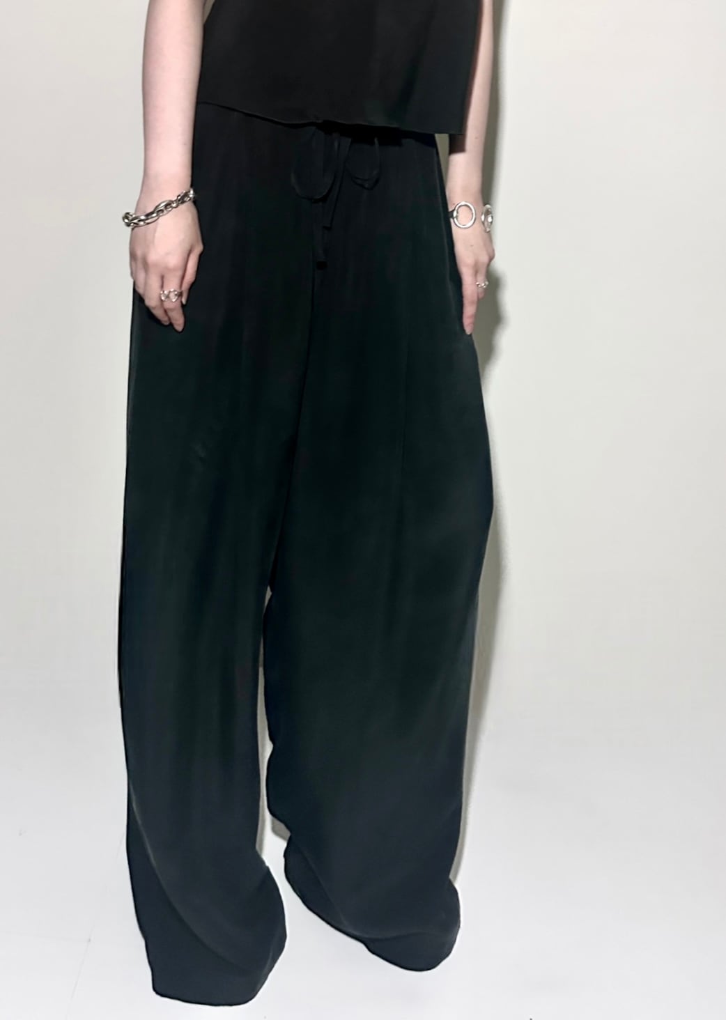 pelleq  [BLACK EASY TROUSERS ]