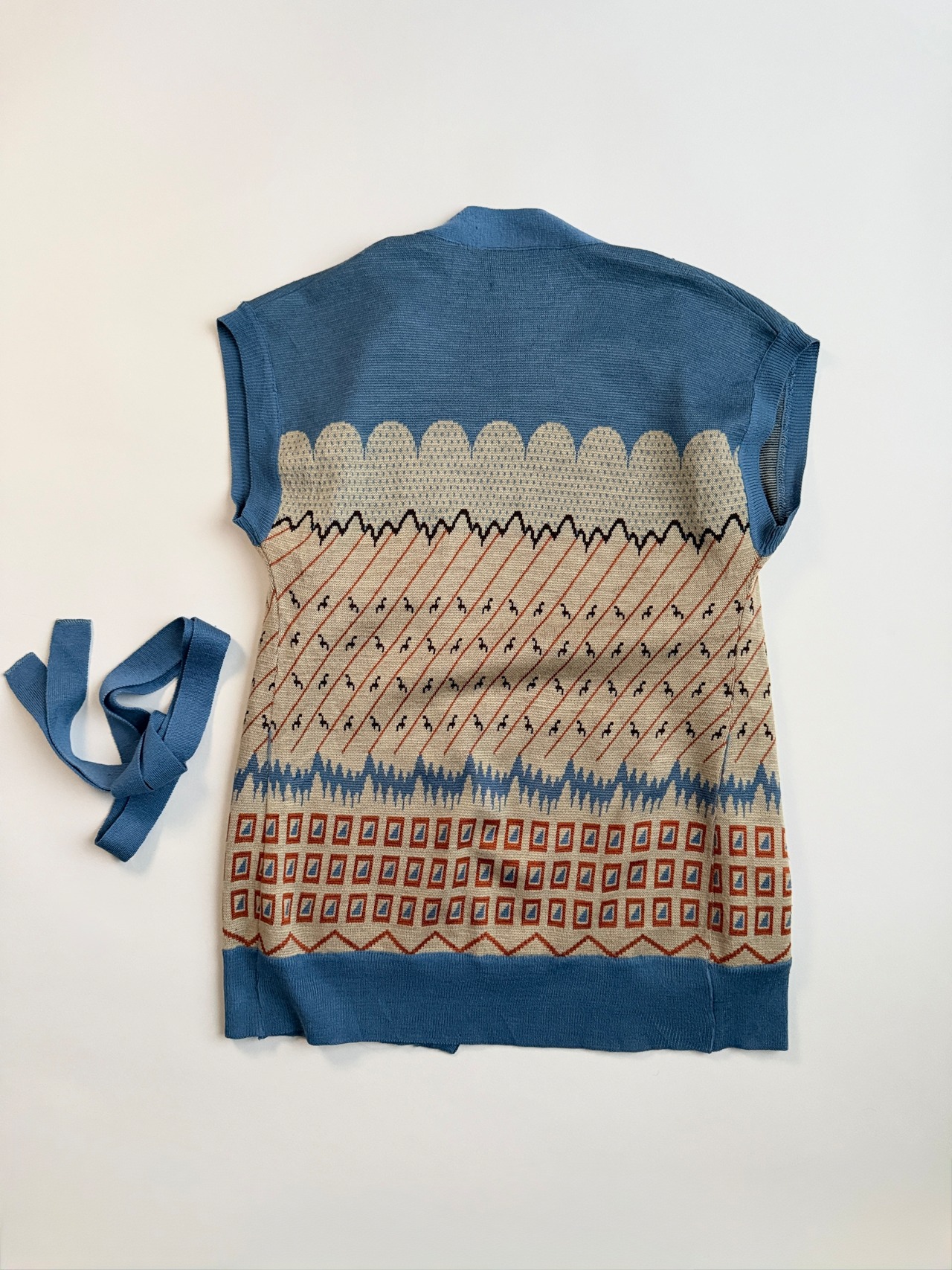 Water city vest? - 10