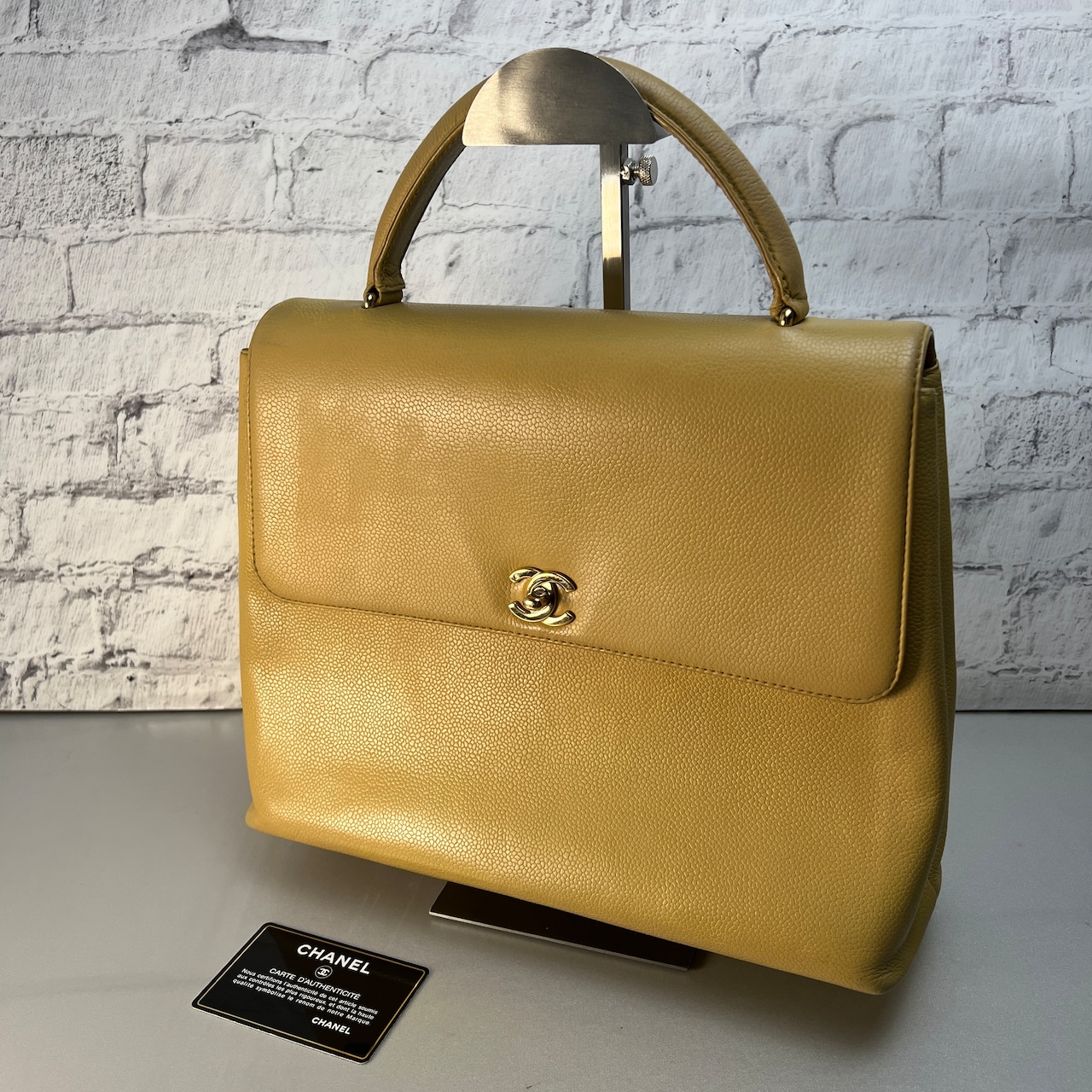 【最終処分SALE】CHANEL シャネル ココマーク ターンロック キャビアスキン ハンドバッグ ベージュ A-12284