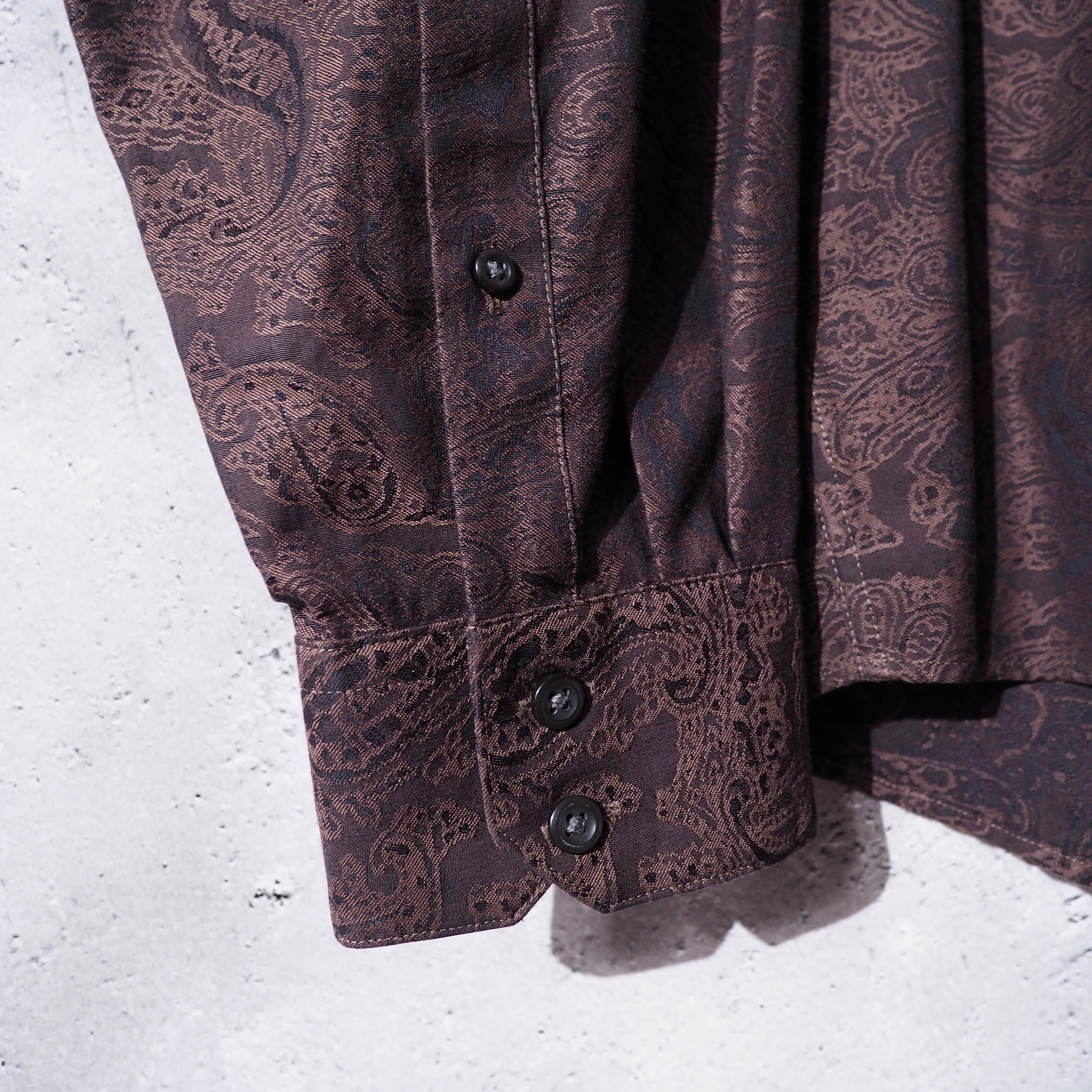 Finest paisley pattern embroidery Dark brown color loose shirt