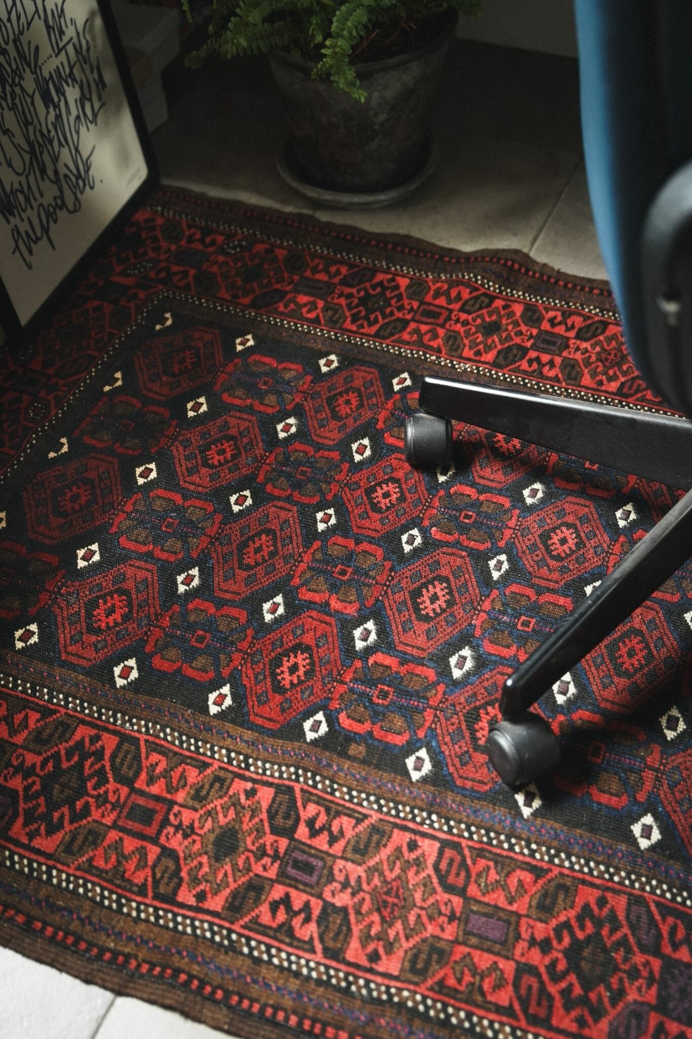 1137-Semi Antique Mina Khani Baluch rug | 手織りのヴィンテージラグ