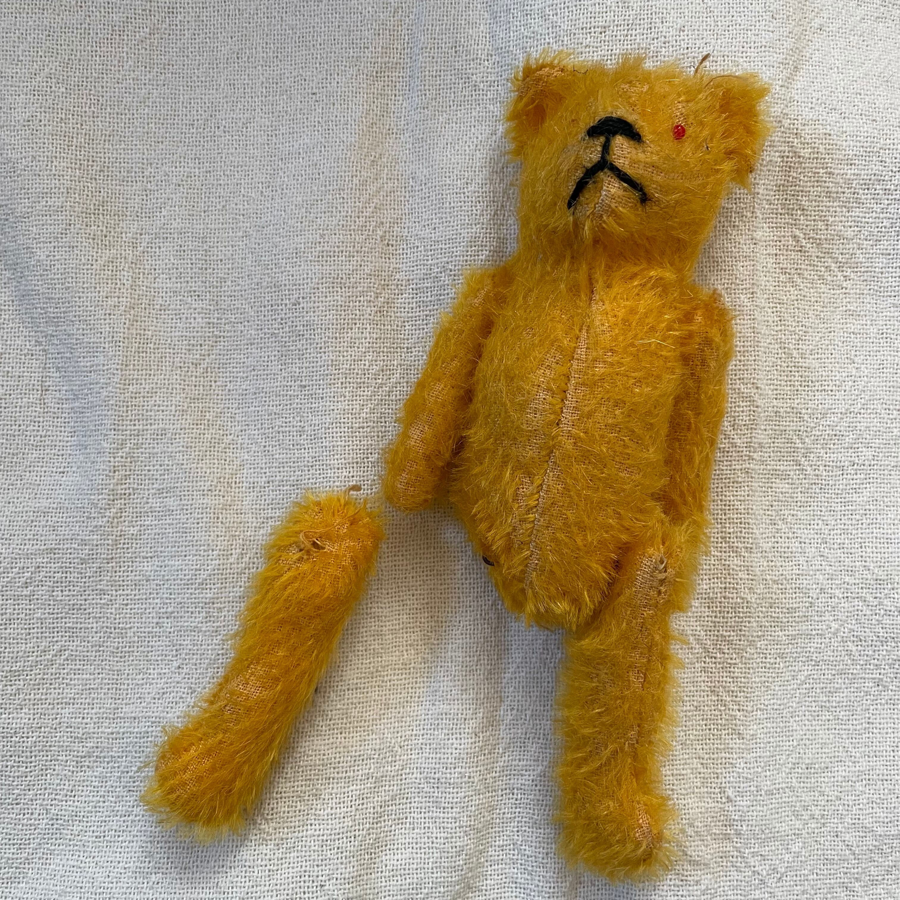 足が弱いくま | tsuitachi craft&brocante