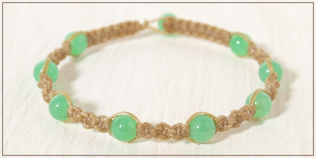 クリソプレーズ６ミリ玉ナチュラルマクラメブレスレット