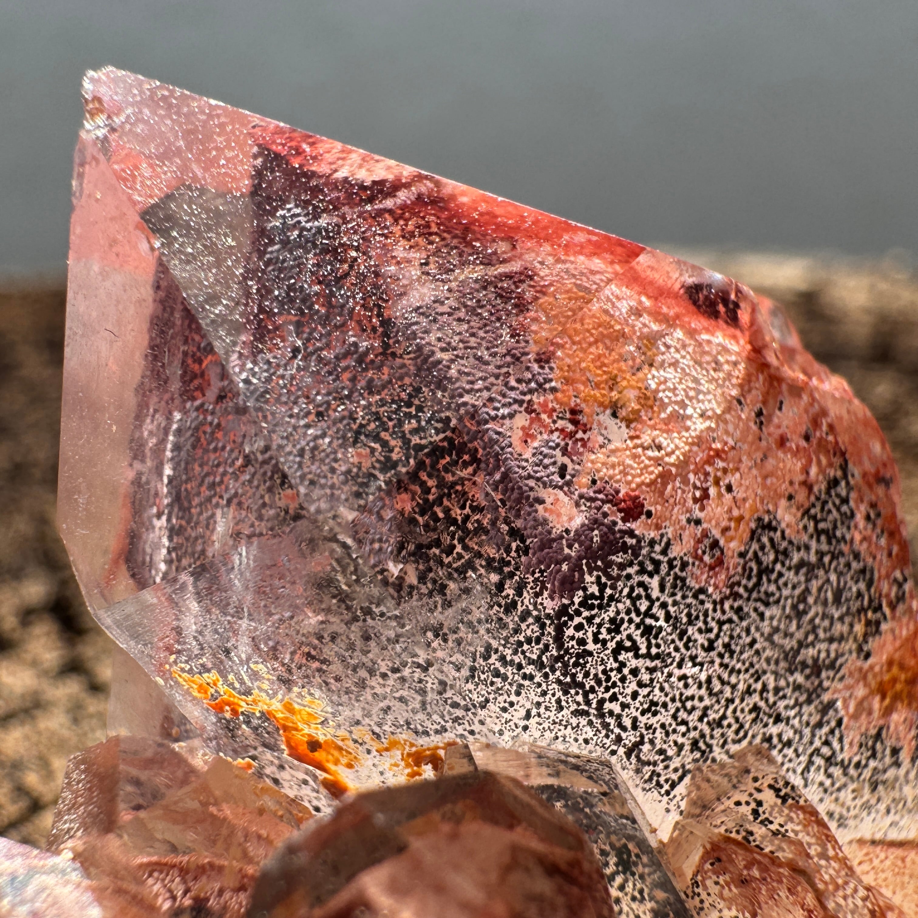 希少　ファントム水晶 100%天然赤水晶　水晶クラスター　レッドファントム レッドファントム水晶クラスター 776g 天然石販売 名取貴石 天然石