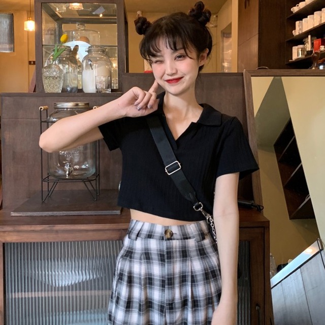 サマーレッドVネックショートTシャツ トップス 夏物 試着室32252159047