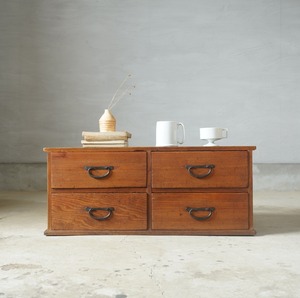 4杯の引き出しローボード