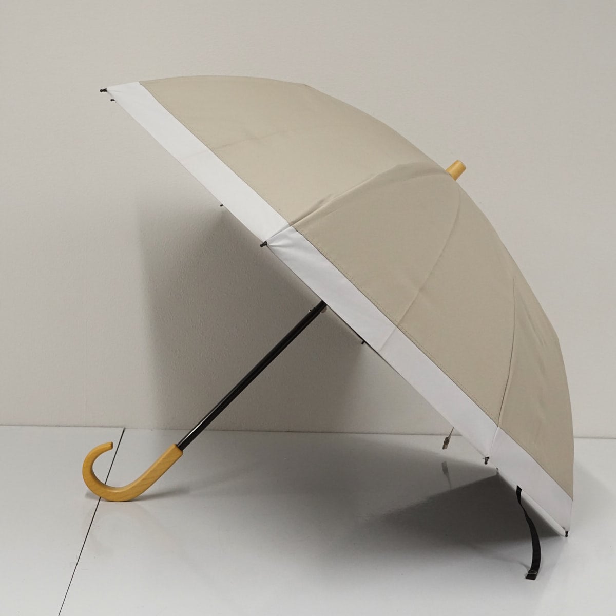 サンバリア100 完全遮光折日傘 USED美品 2段折 コンビ ベージュ UV 遮