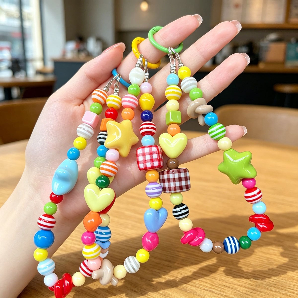 カラフルビーズ スマホストラップ 星＆ハート キーホルダー バッグ