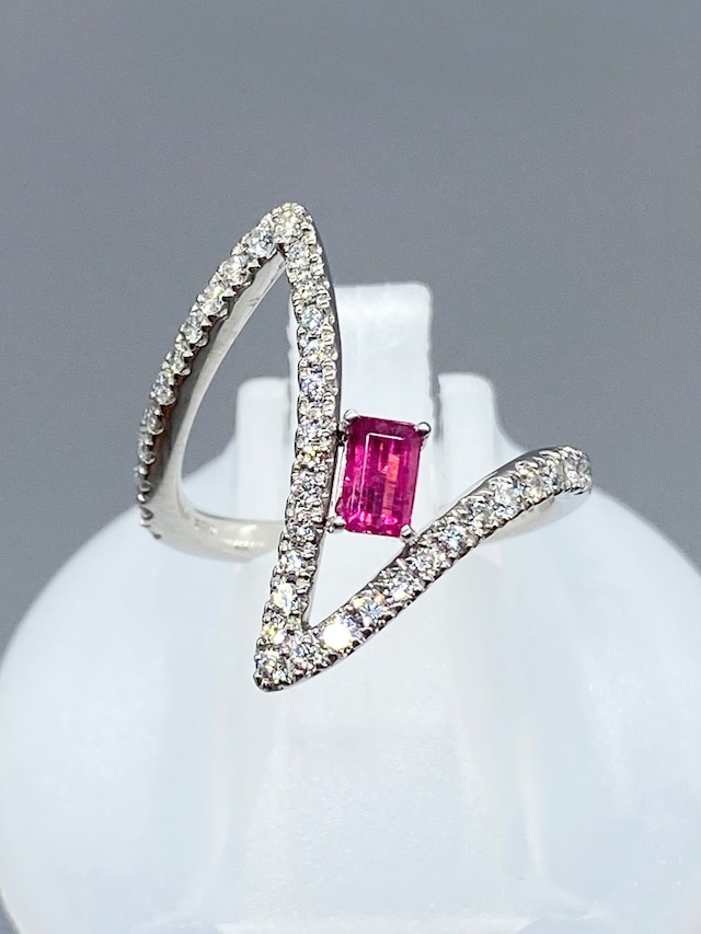 【3日以内返品可（※カード/キャリア決済の場合）】レッドベリル 0.204ct / ダイヤモンド 計0.45ct Pt950 リング【リフレッシュメント(新品仕上げ・補修・洗浄等済)】