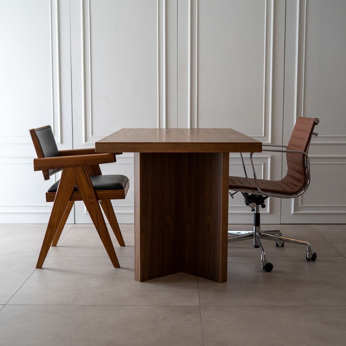 ジャンヌレ レザーチェア