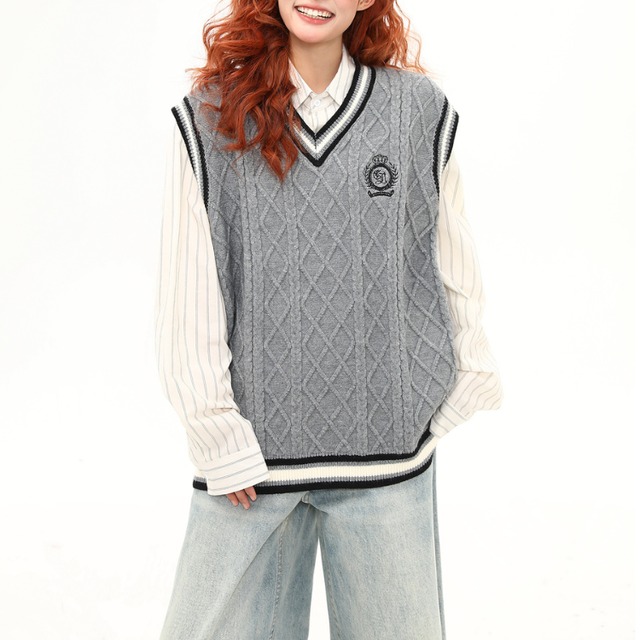 cable knit loose V-neck knit vest　ケーブル編みルーズVネックニットベスト　J1353
