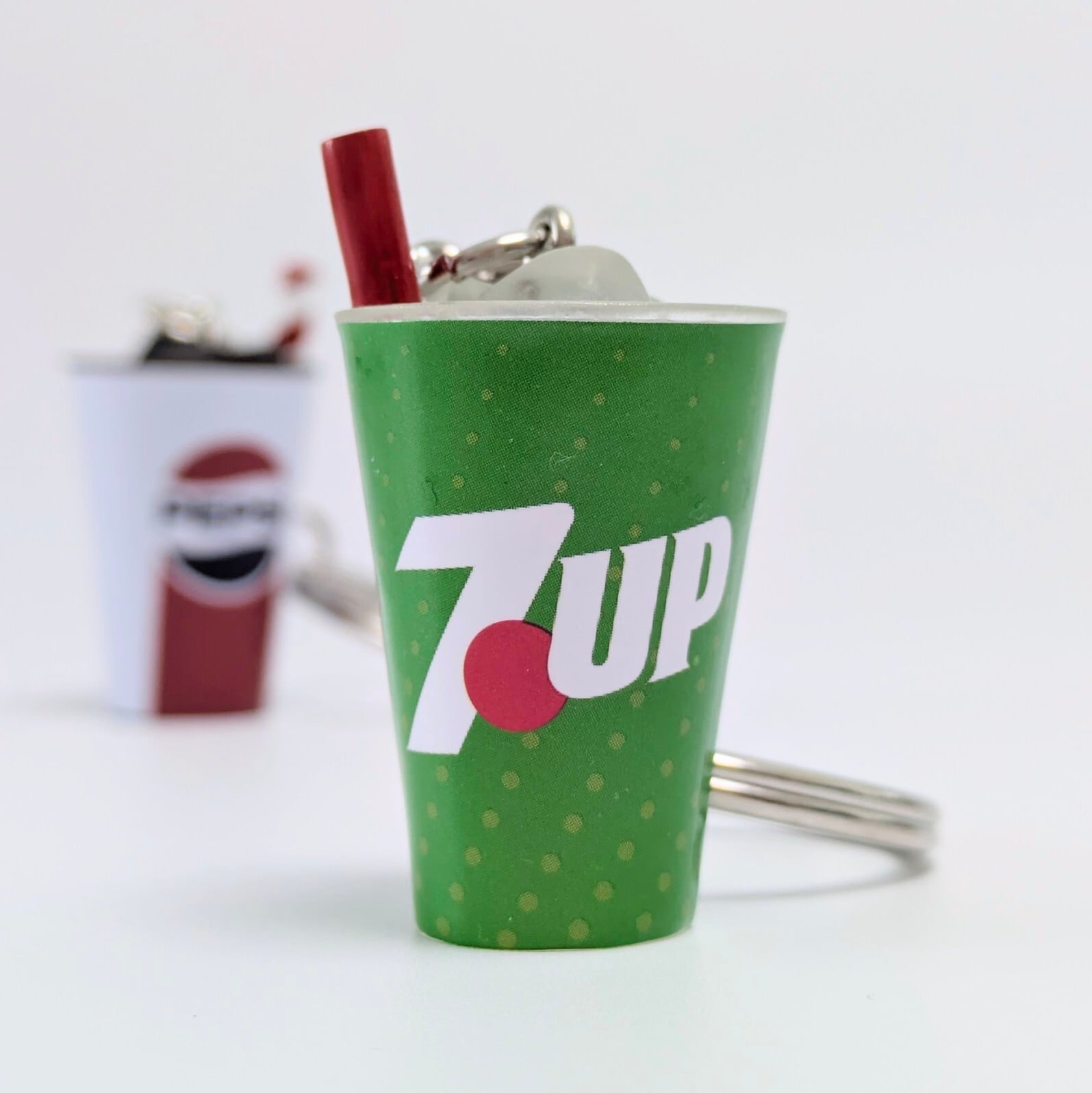 【 ドリンクカップ3Dキーホルダー 】 PEPSI / 7up〚アメリカン雑貨 アメトイ〛