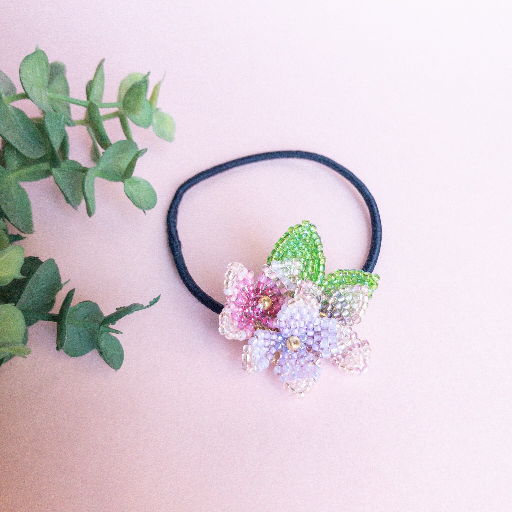 new！！紫陽花メッセージヘアゴム各￥1280 紫陽花のヘアゴムの編み方② - YouTube