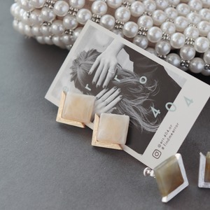 EARRINGS || 【通常商品】 SQUARE FRAME MARBLE EARRINGS (GOLD+BEIGE) || 1 EARRINGS || GOLD || FAL053