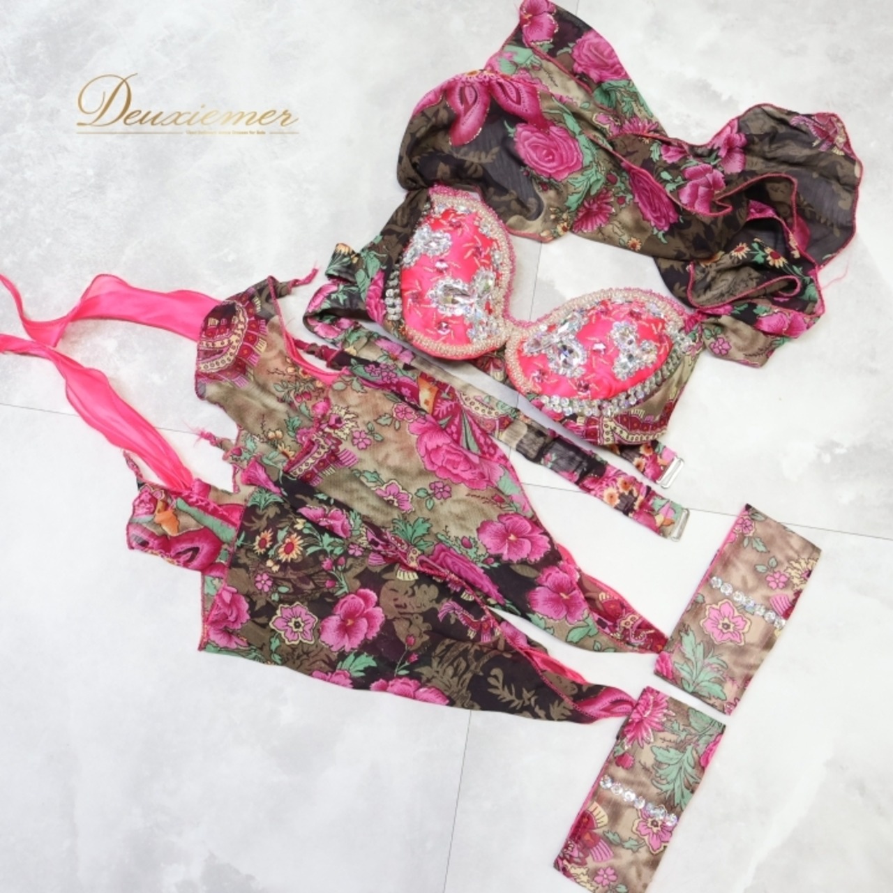 ベリーダンス オリエンタル 衣装 上下セット ブラウン系 花柄 スパンコール ビーズ ラインストーン アーム 腕飾り 茶 緑 金 華やか かわいい 鮮やか ボリューム ダンス衣装 ステージ衣装 豪華 セットアップ ピンク系 ゴールド系 オレンジ系 グリーン系